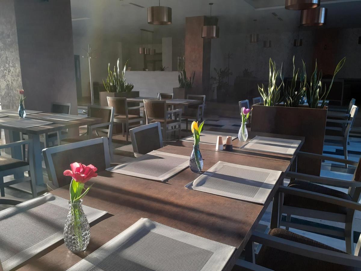 Hotel Uno Ústí nad Orlicí エクステリア 写真